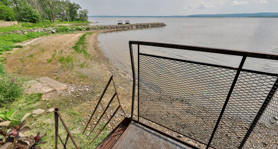 Accès au plan d'eau