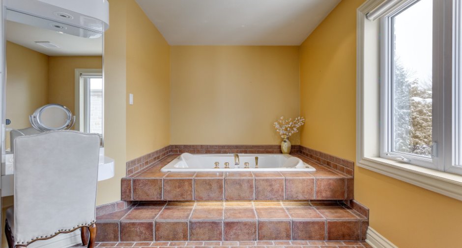 Ensuite bathroom