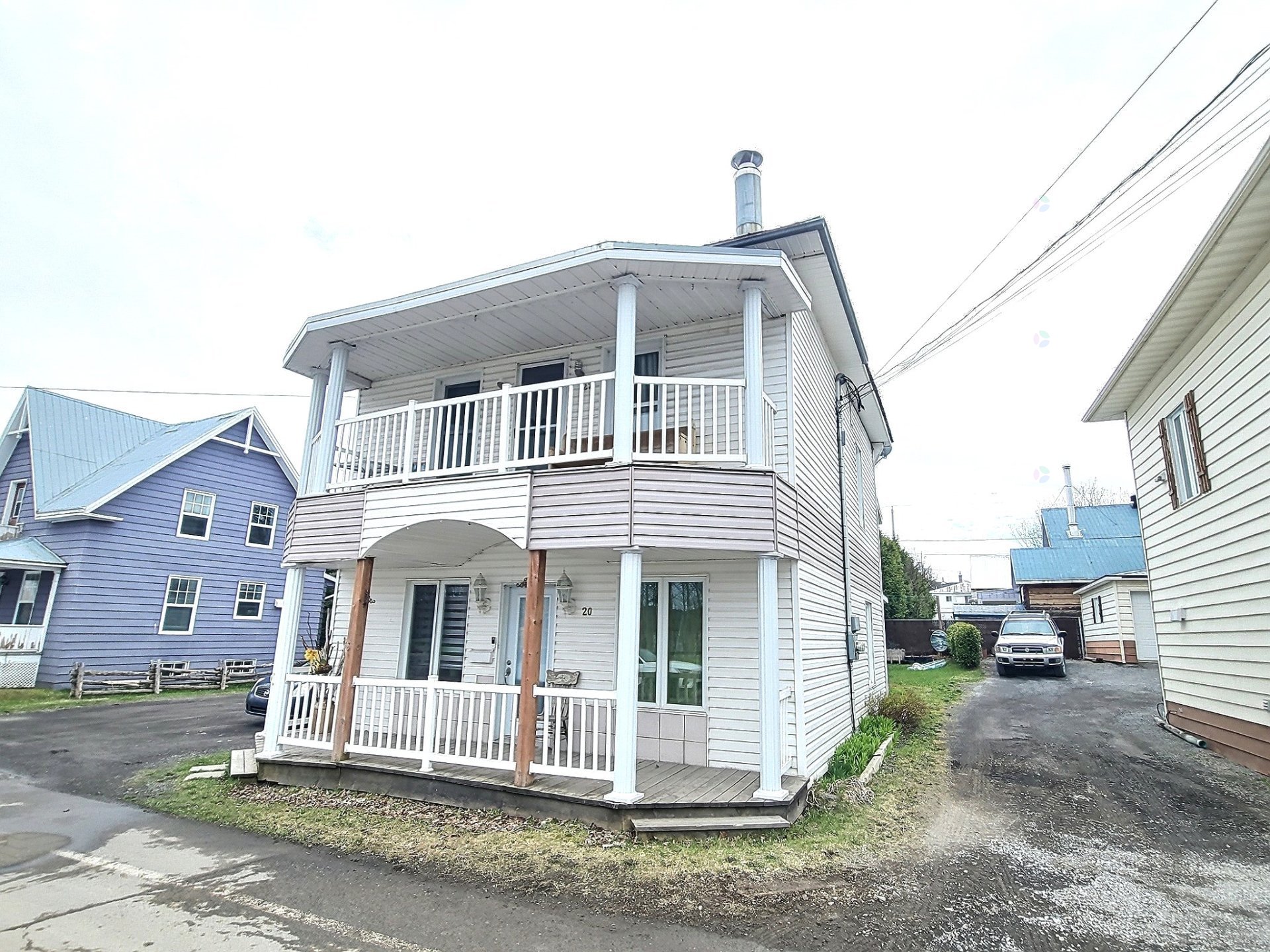 20-22 Rue St-Pierre E. — photo 1