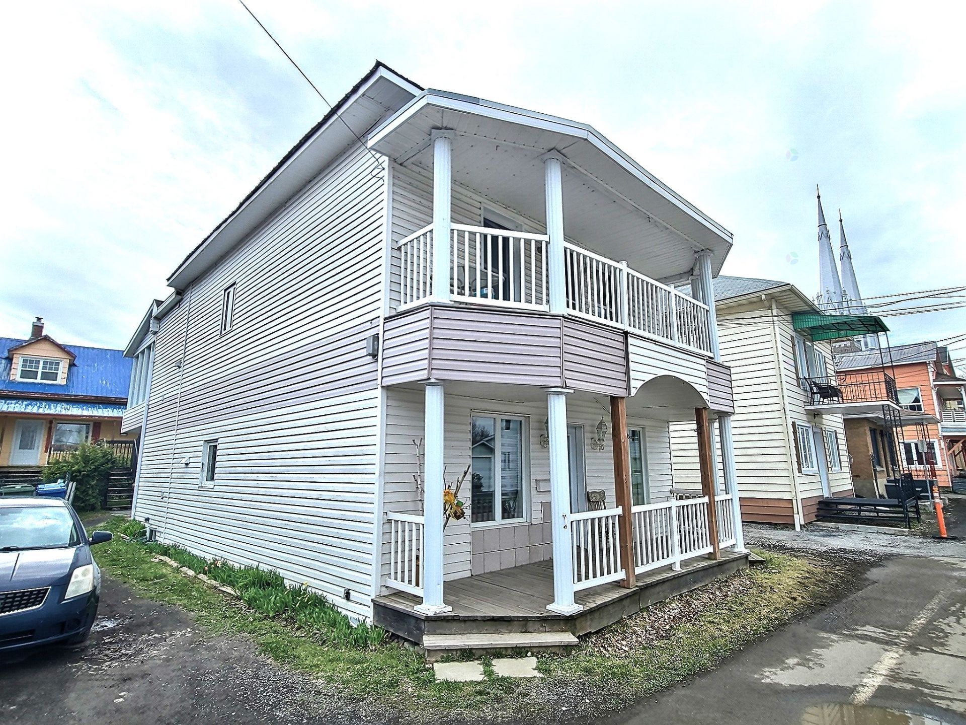 20-22 Rue St-Pierre E. — photo 2