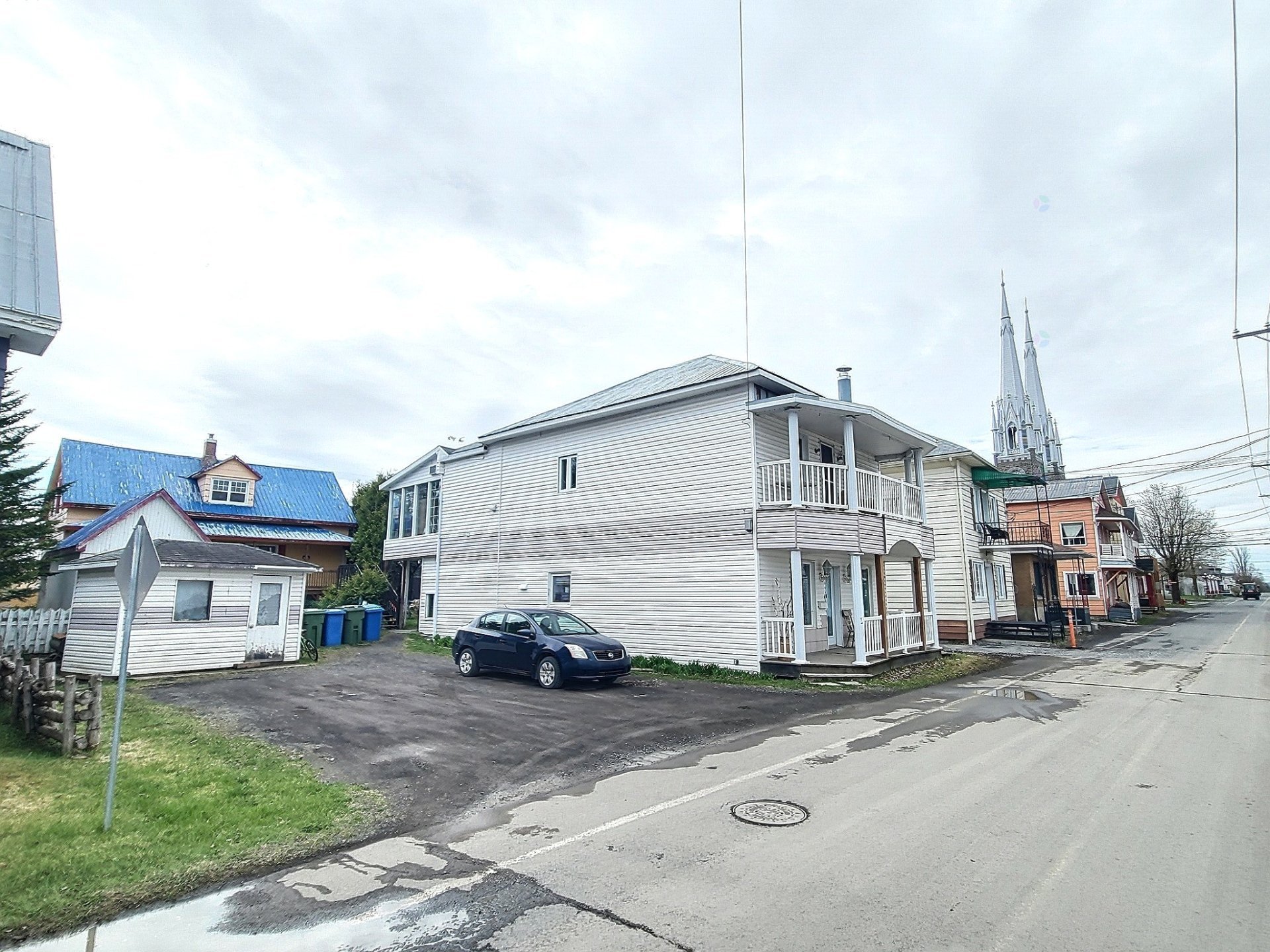 20-22 Rue St-Pierre E. — photo 3