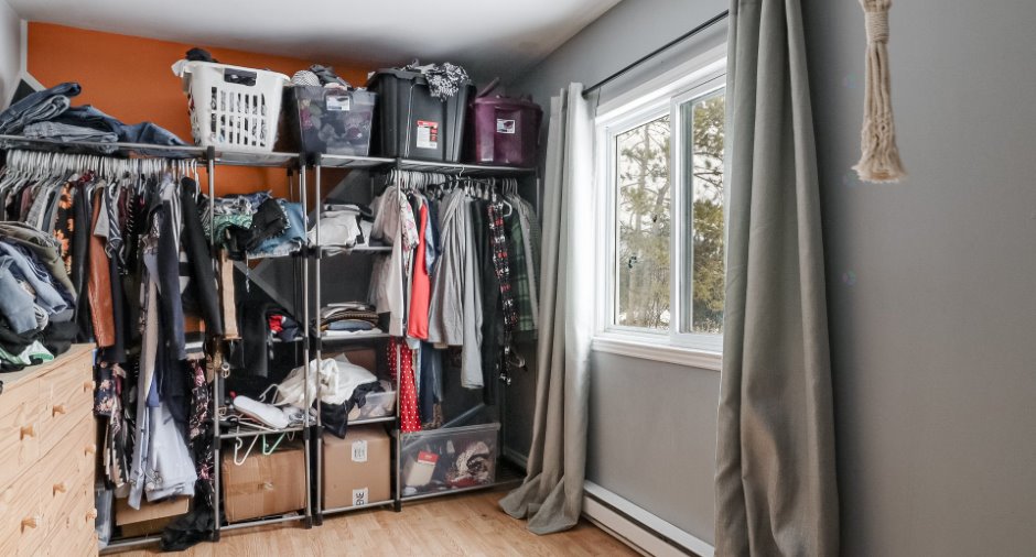 Walk-in closet