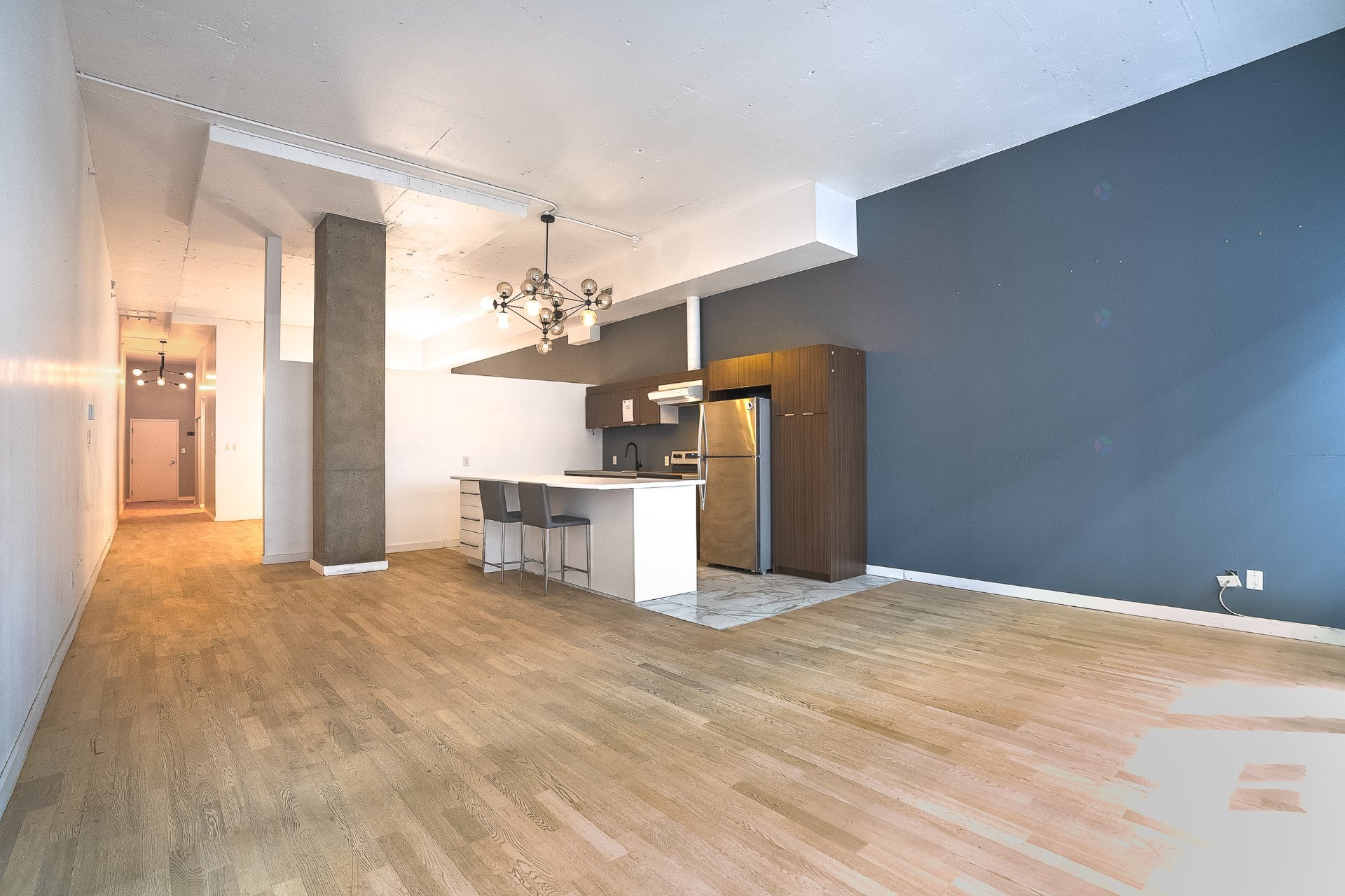 125 Rue Chabanel O. (#221) — photo 1