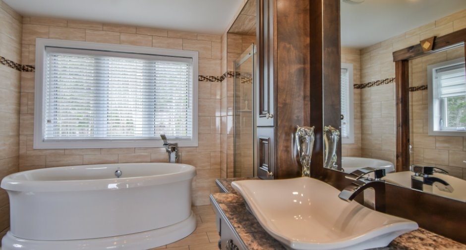 Ensuite bathroom