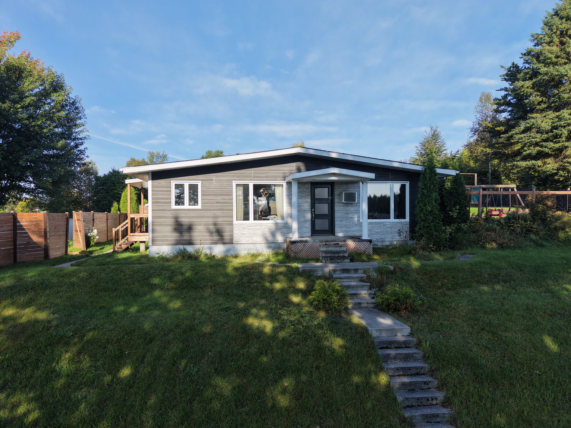 4140 Rue Carillon — photo 1