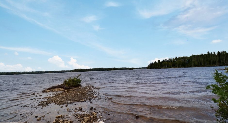 Accès au plan d'eau