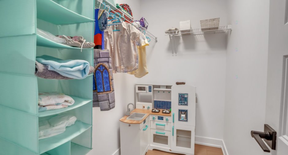 Walk-in closet