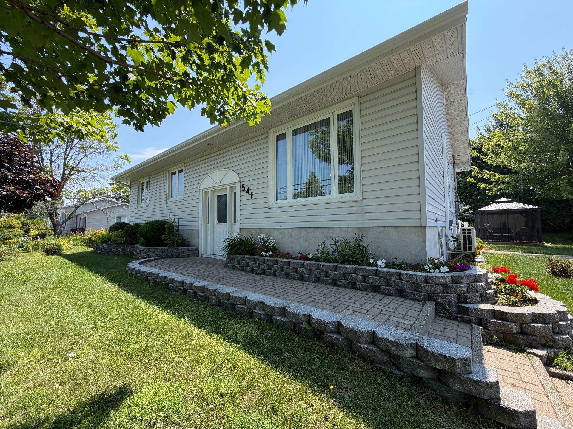 541 Rue Principale O. — photo 2