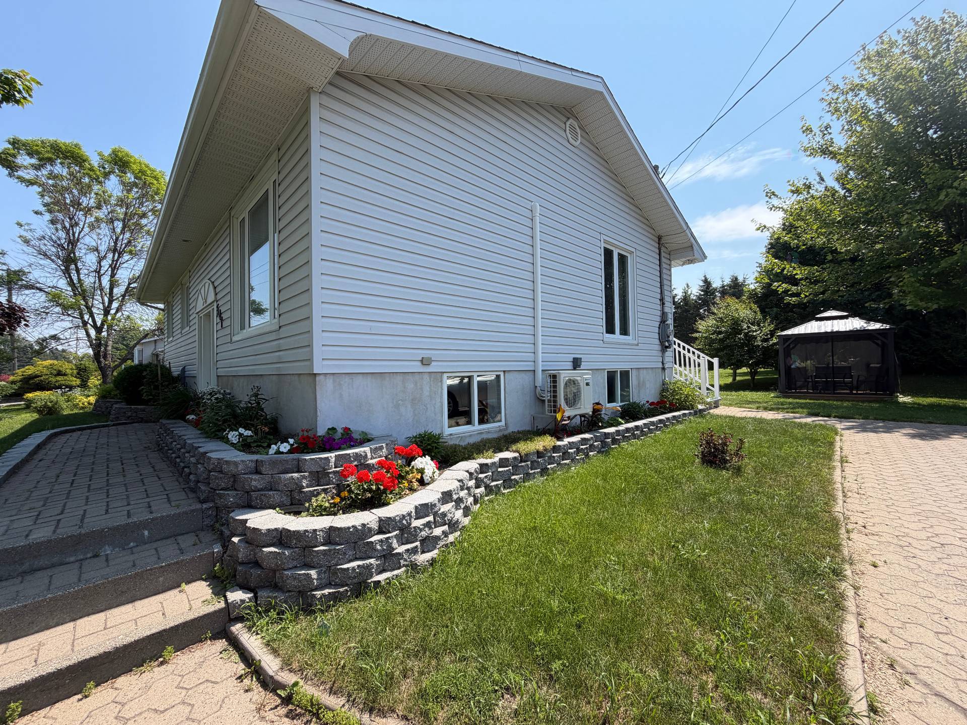 541 Rue Principale O. — photo 3