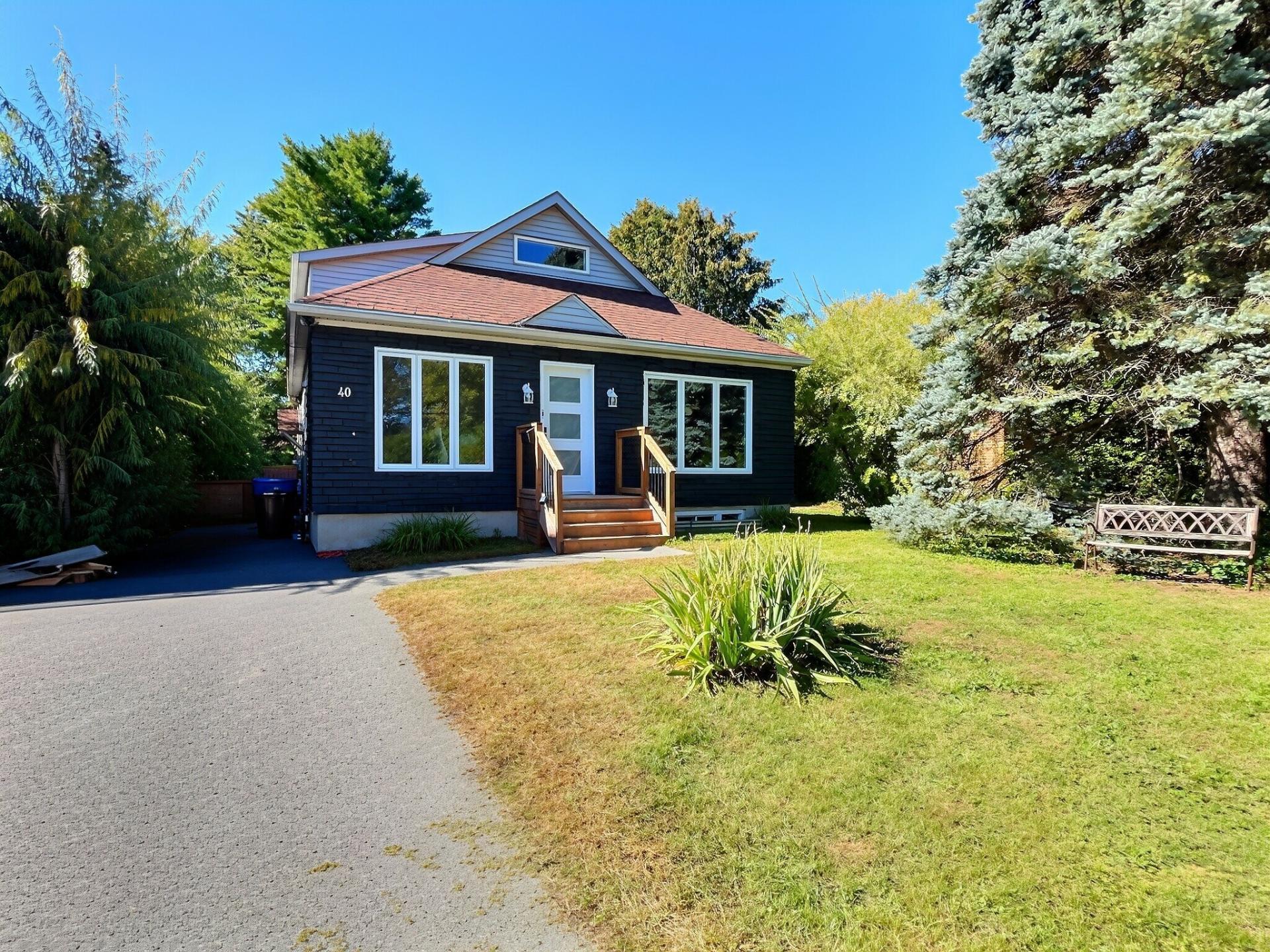40 Ch. Cochrane — photo 1