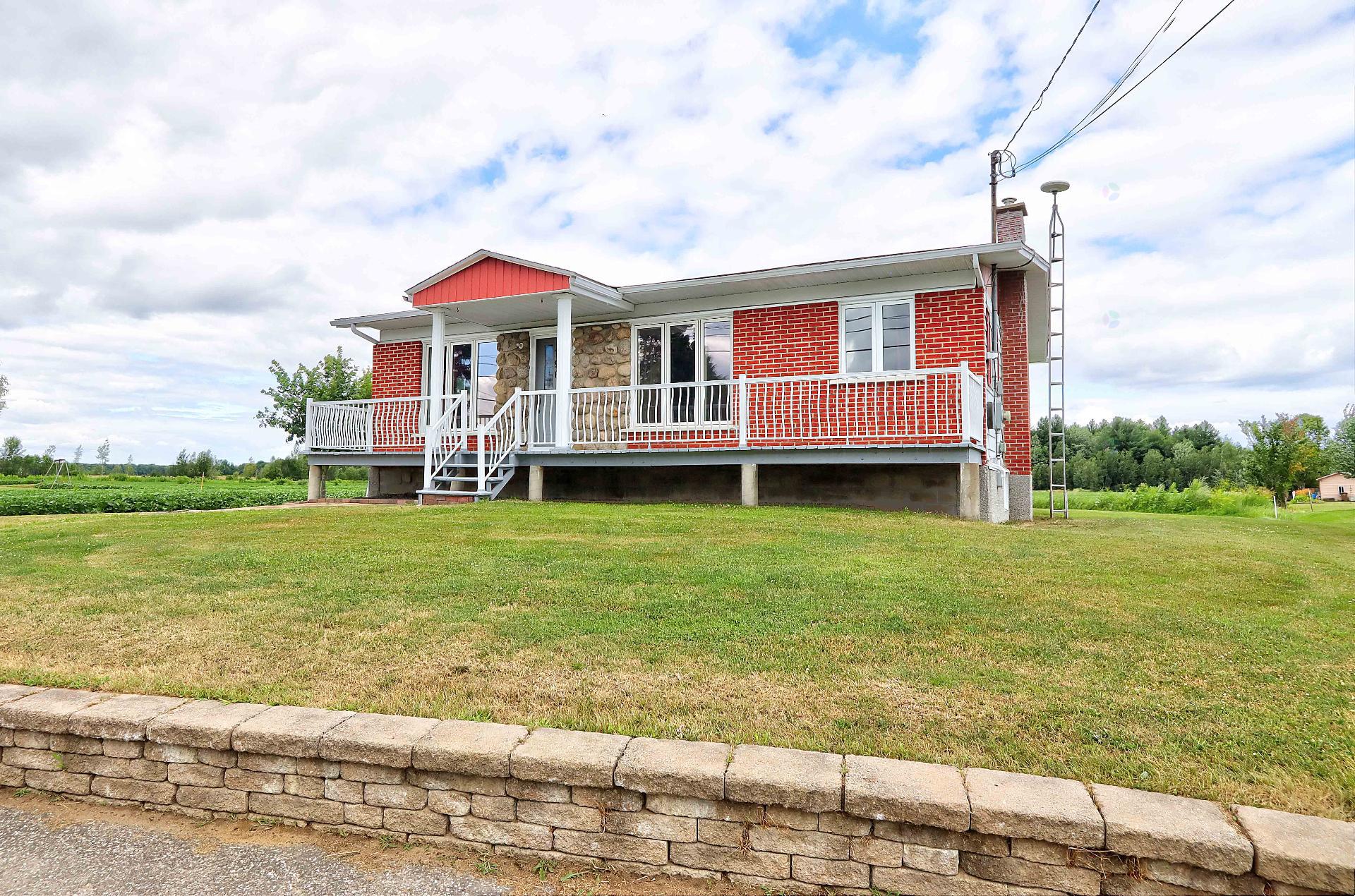 796 Ch. de la Rivière-du-Loup — photo 3
