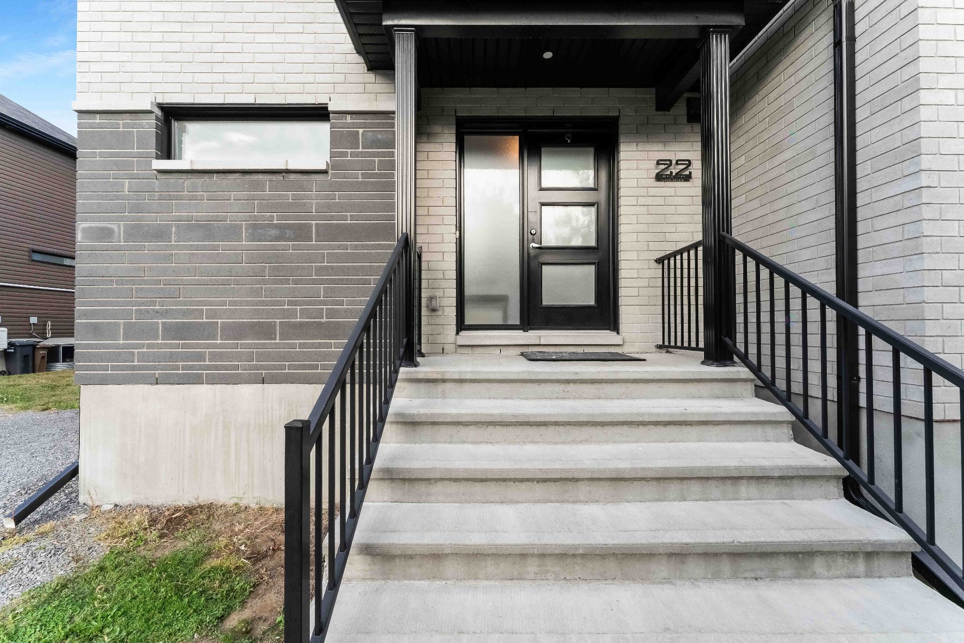 22 Rue St-Pétersbourg — photo 2