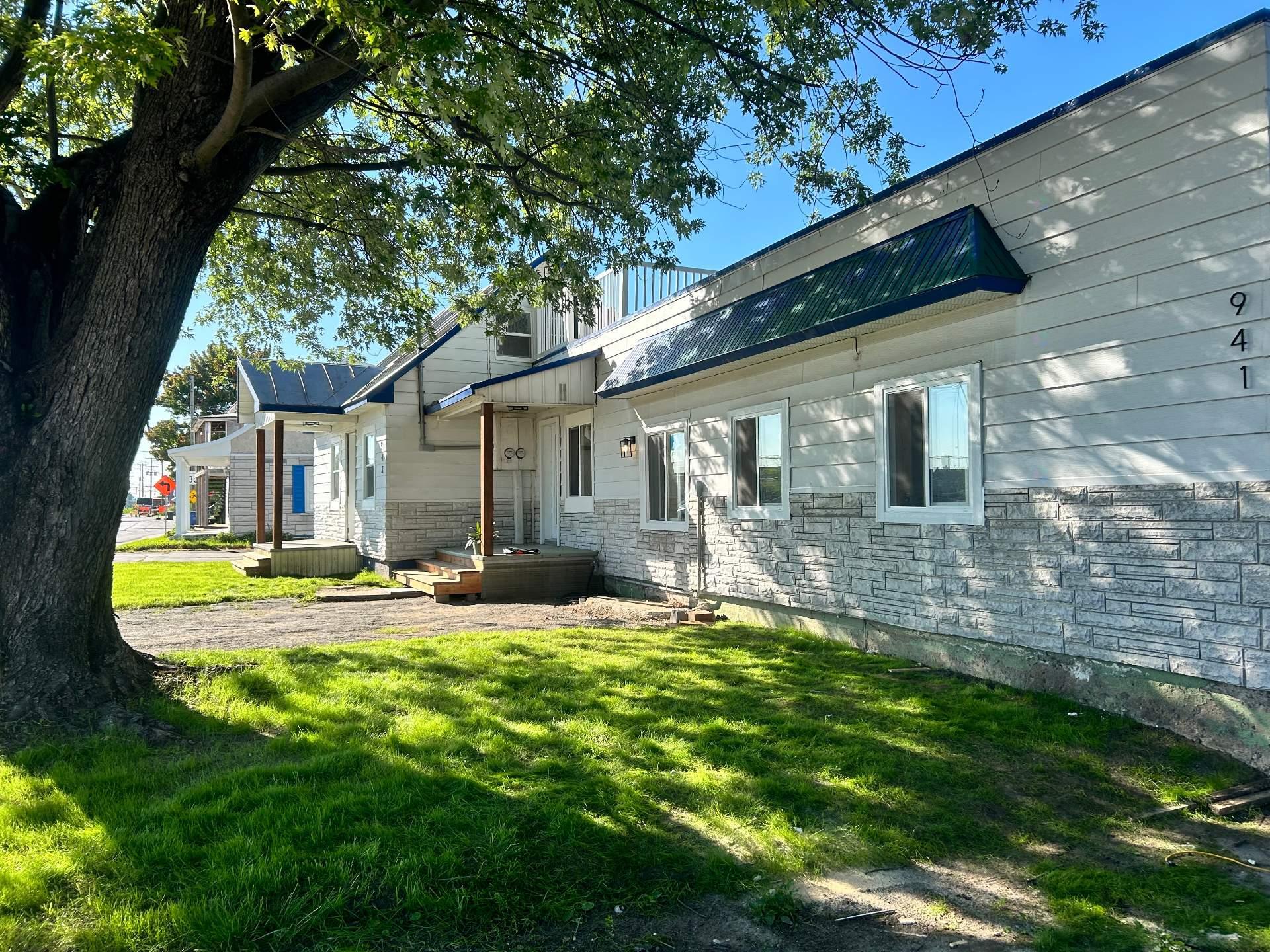 941 9e Avenue — photo 1