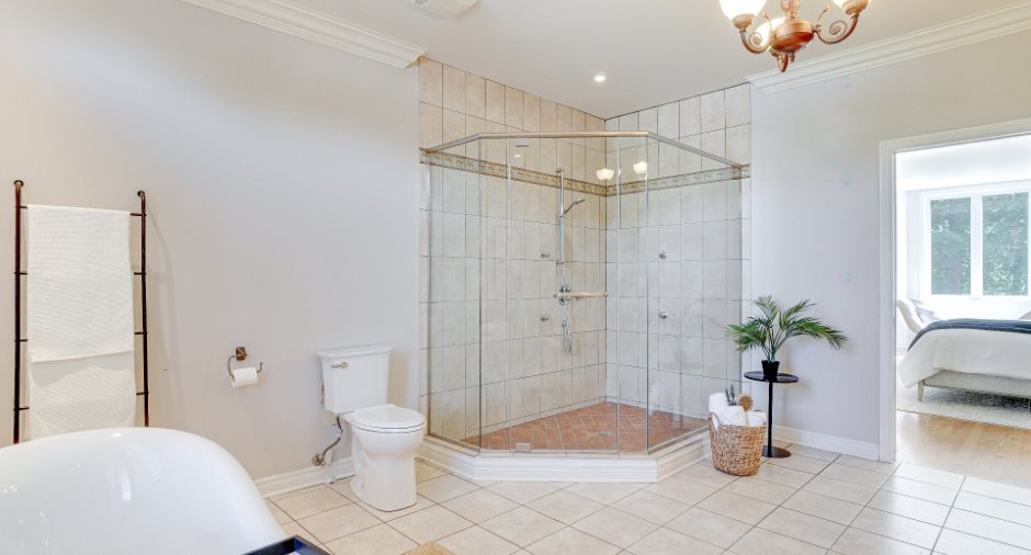 Salle de bains attenante à la CCP