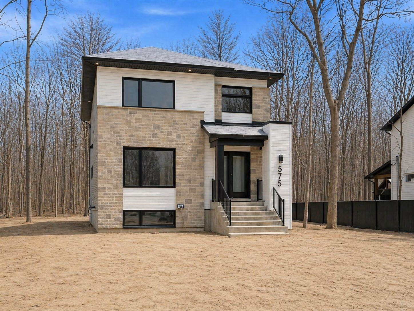 590 Rue Ste-Hélène — photo 1