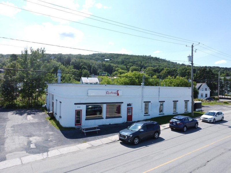 Local commercial à vendre à La Malbaie — 1110 - 1112, Chemin du Golf