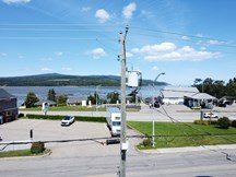 Local commercial à vendre à La Malbaie — 1110 - 1112, Chemin du Golf (photo 3)