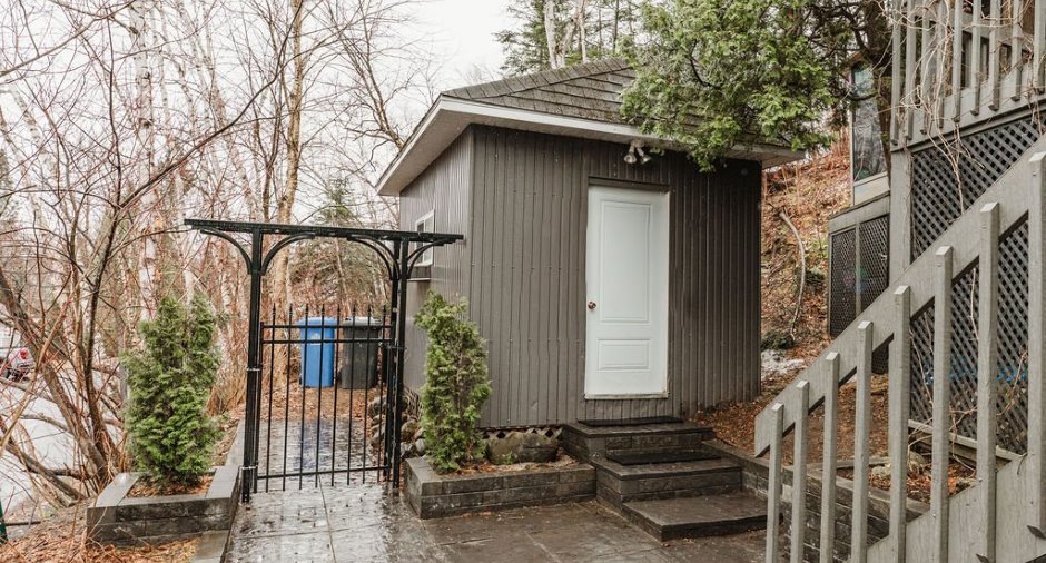 Shed