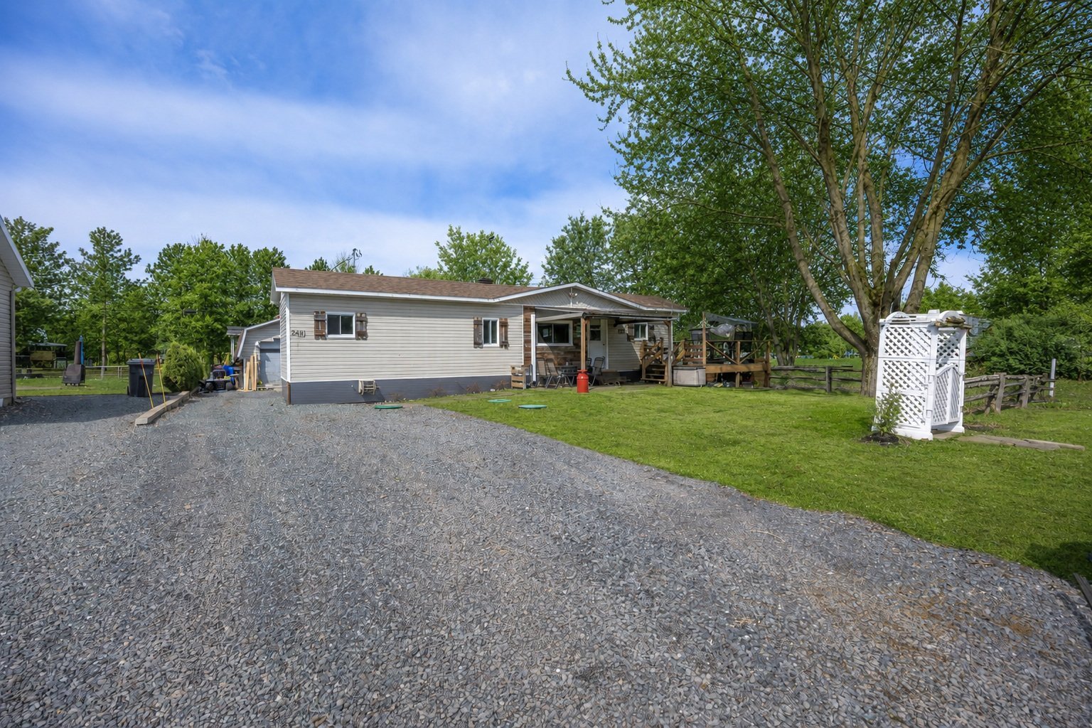 249 16e avenue du Lac — photo 1