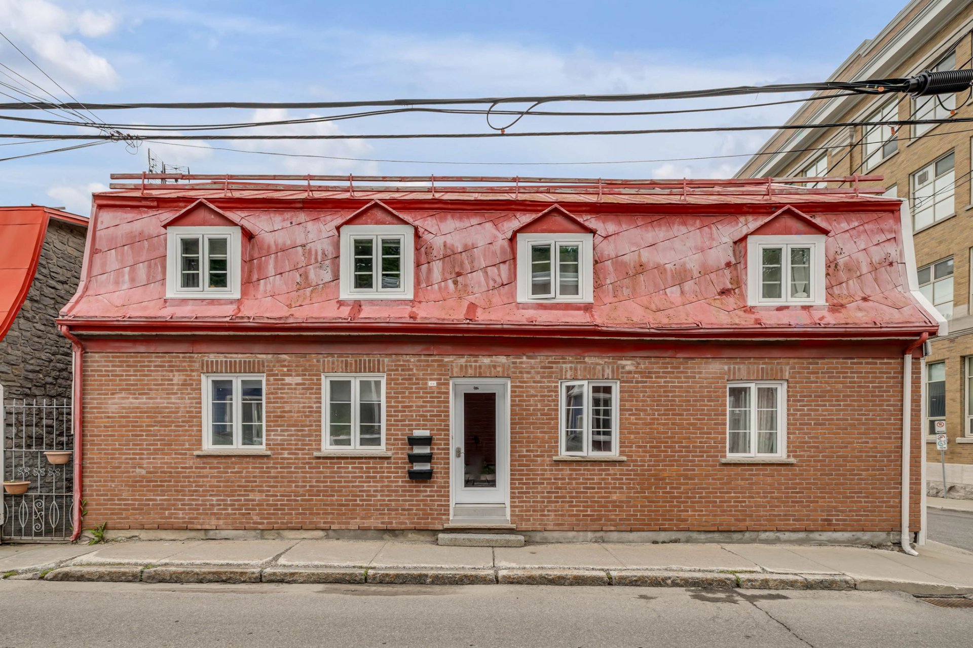 406 Rue Arago O. — photo 1