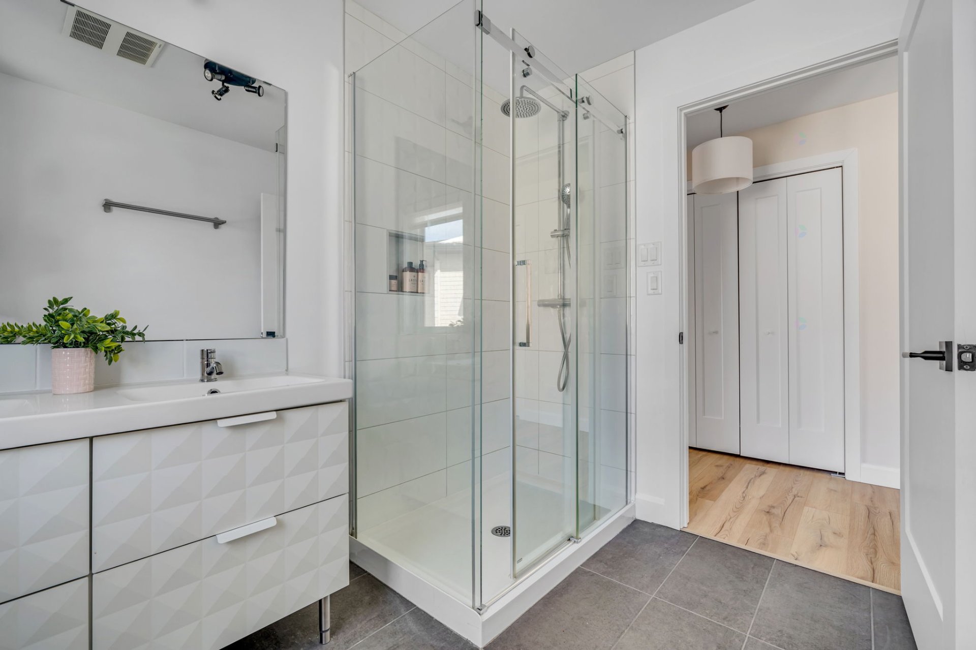 Salle de bains attenante à la CCP