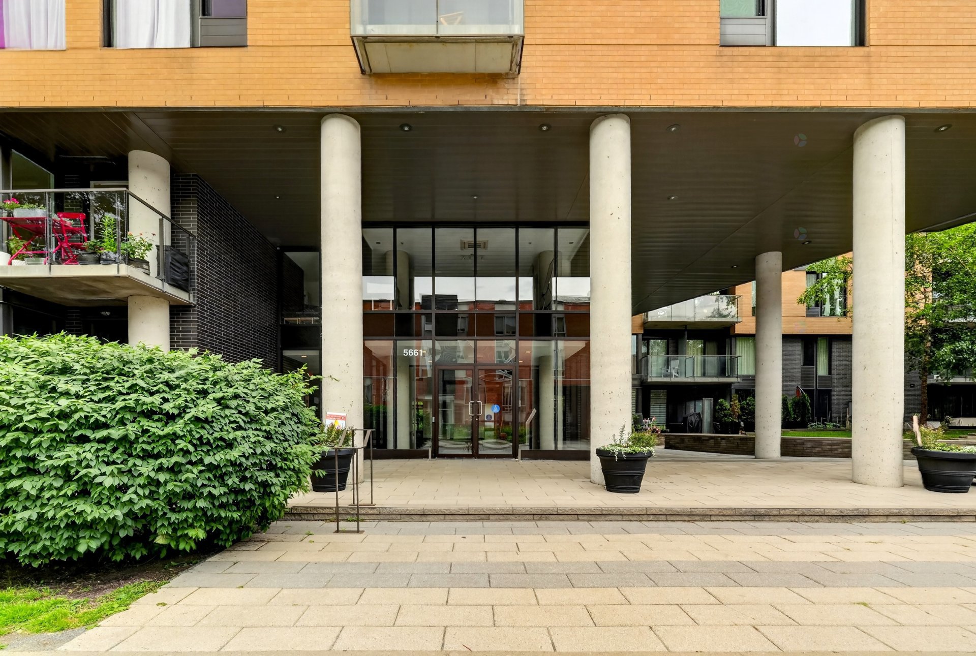 Façade