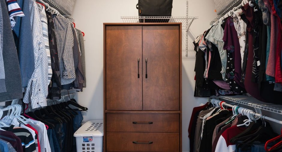 Walk-in closet