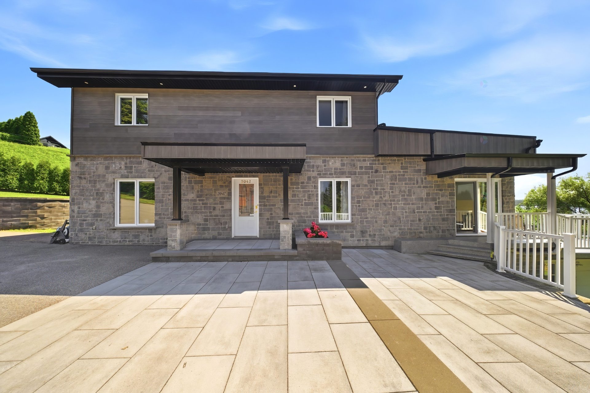 2047 Rue Delisle — photo 3