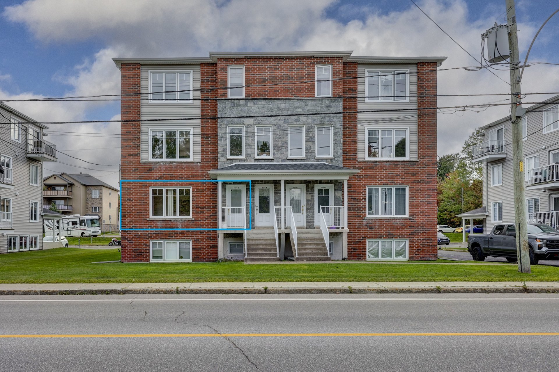 1239 Boul. Pie-XI N. (#3) — photo 1