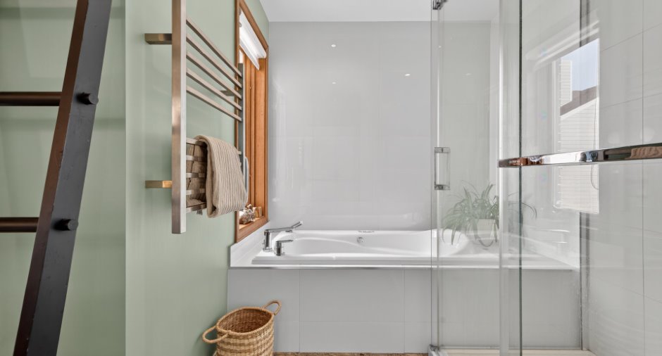 Ensuite bathroom