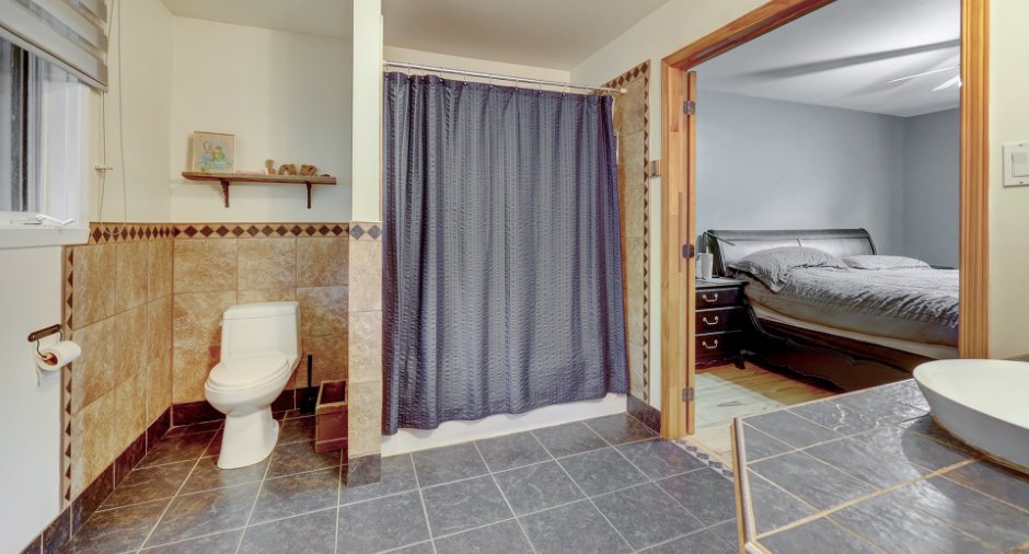 Salle de bains attenante à la CCP
