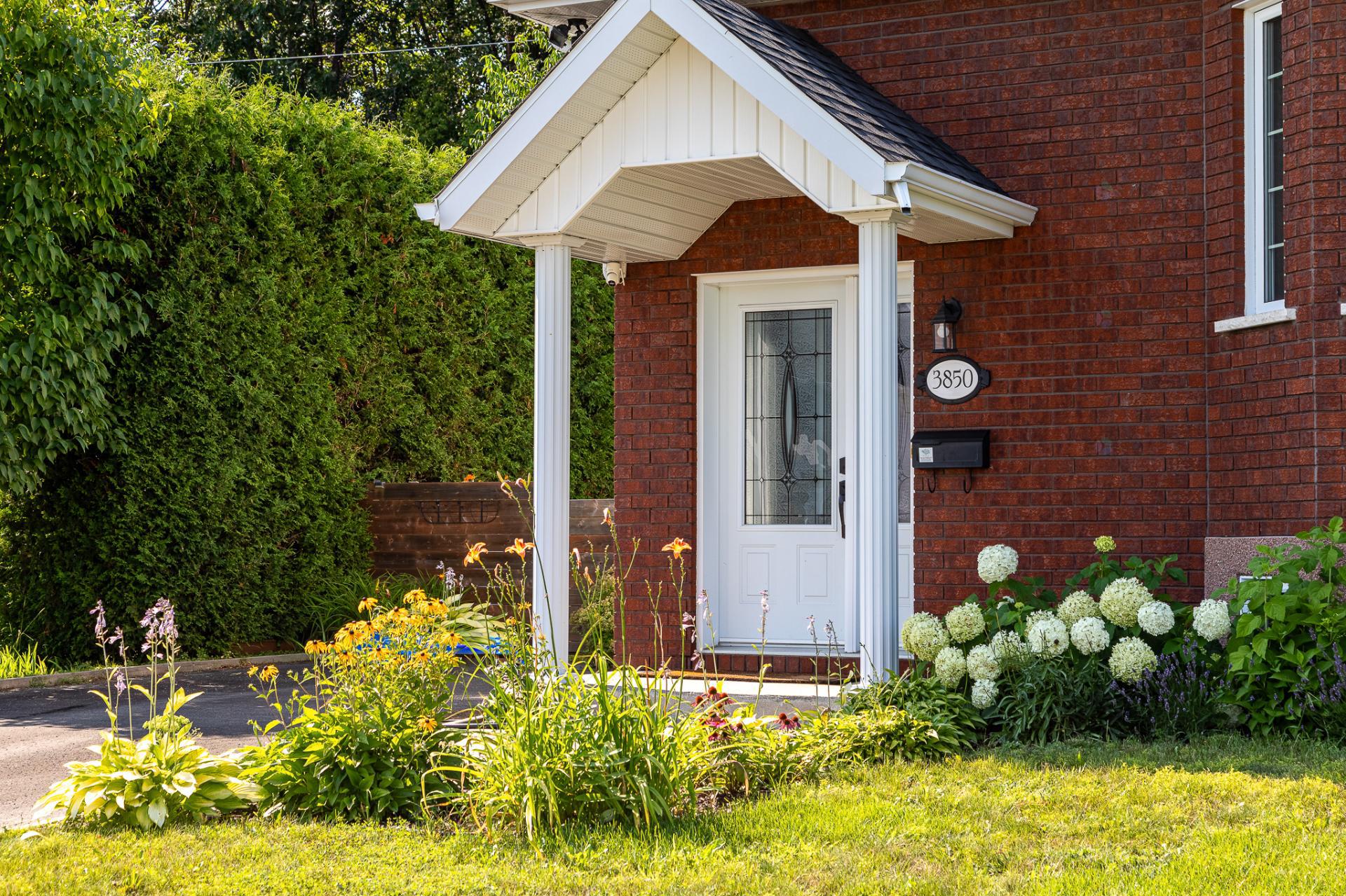 3850 Av. Cyprien-Ducharme — photo 2