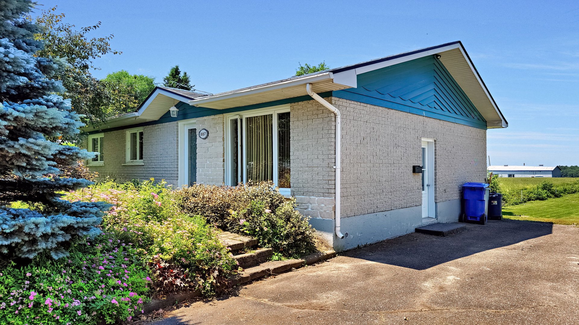 887 Rue St-Georges — photo 1
