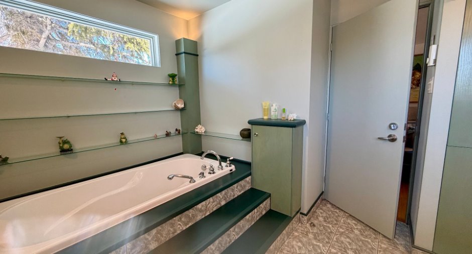 Ensuite bathroom
