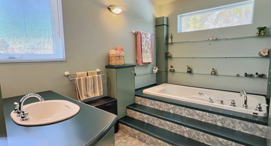 Ensuite bathroom