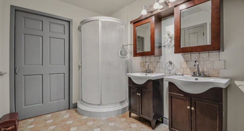 Salle de bains attenante à la CCP