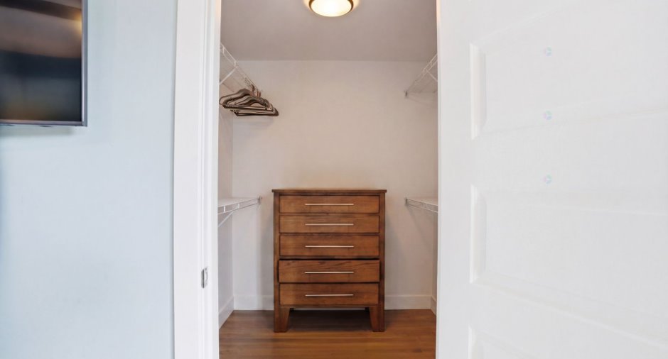Walk-in closet