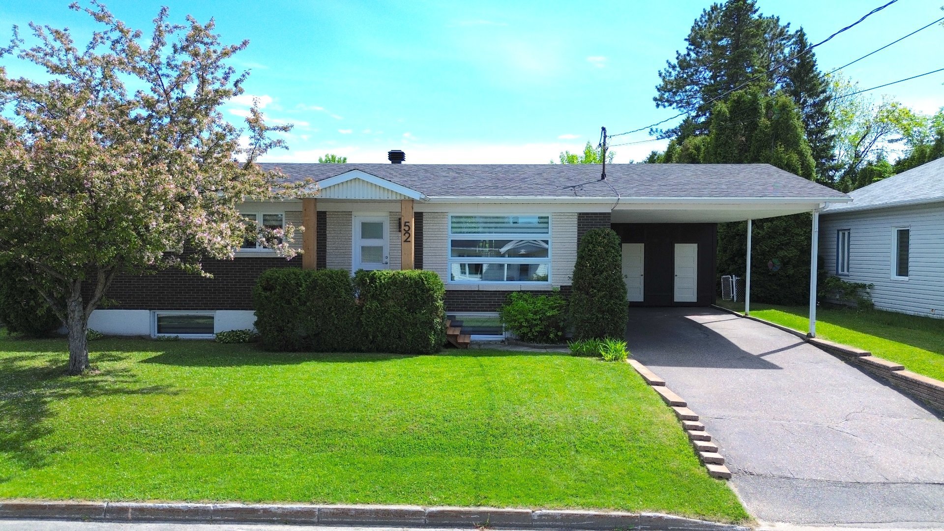 52 Rue Ste-Thérèse E. — photo 1
