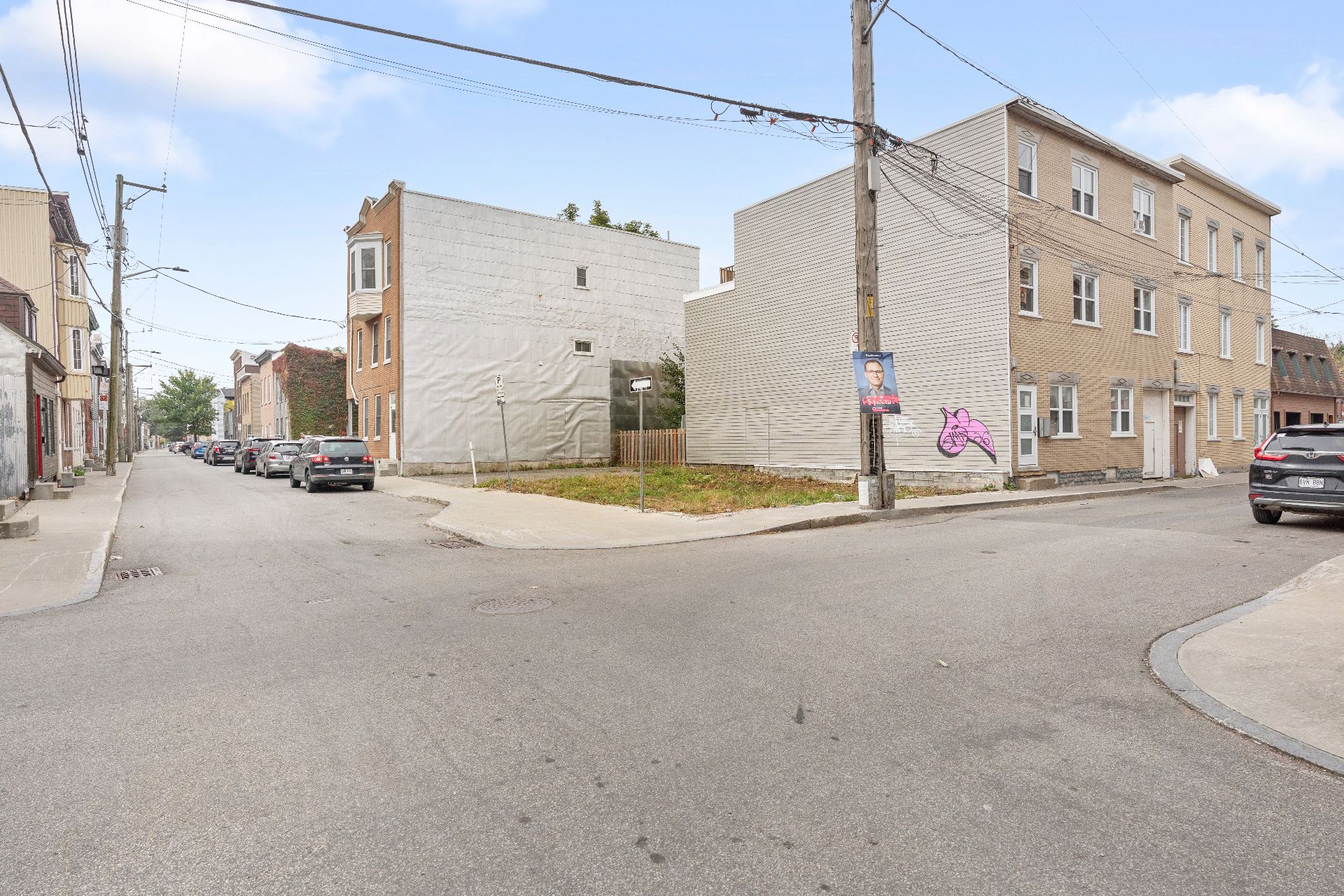 470 Rue Victoria — photo 1