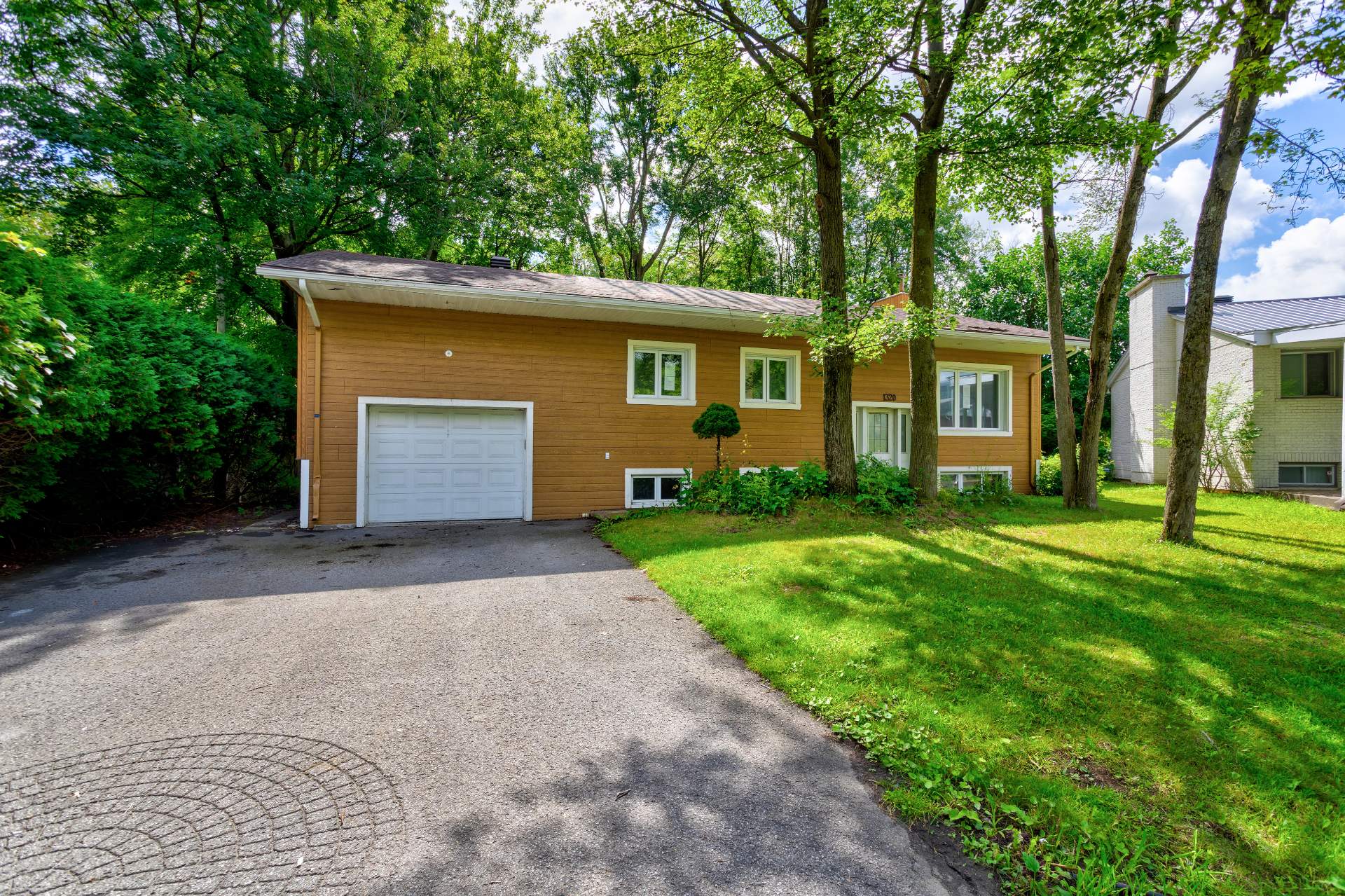 1320 Crois. Louise — photo 1